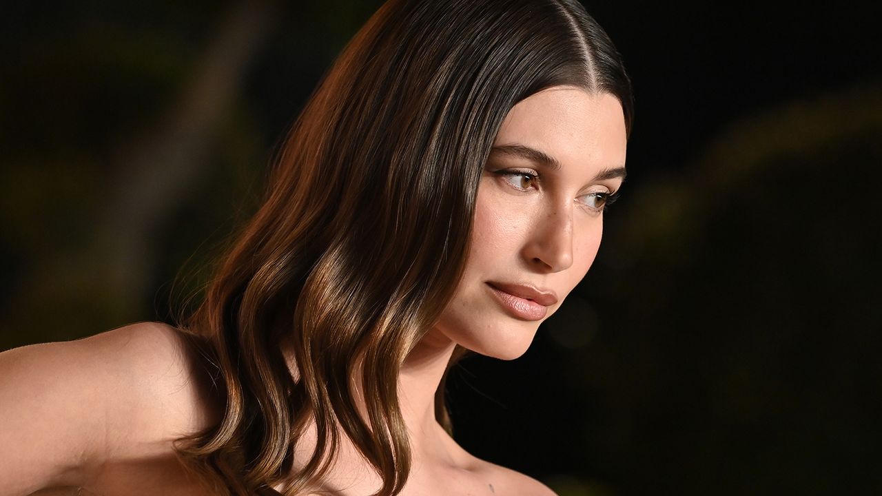 Hailey Bieber'ın Jelly-Gloss-Nägel bu yaz her yerde stand,