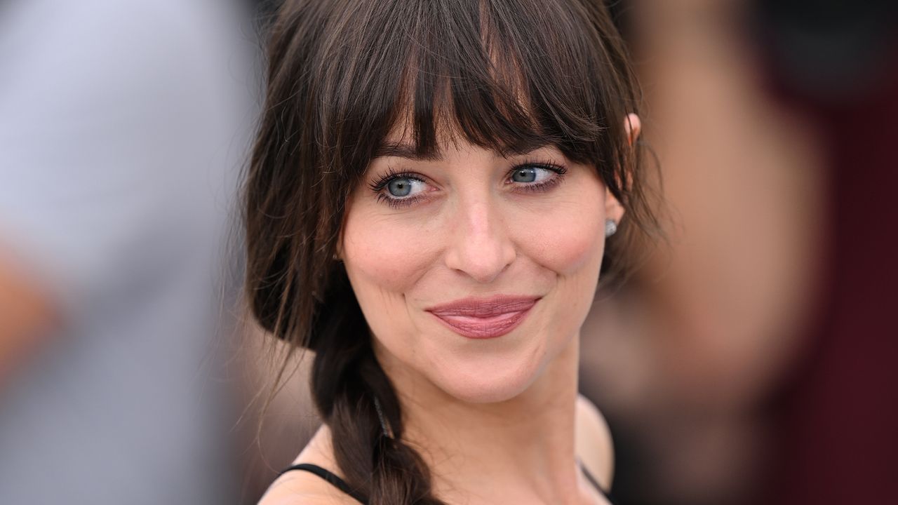 Dakota Johnson'ın 'BB Krem Tırnakları' minimalistler için mükemmeldir